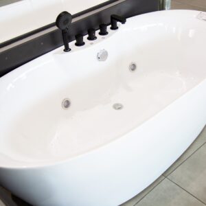 Bathtub with Blower C/ware